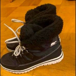 Sorel boots size 8